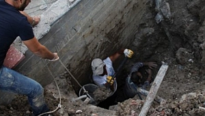 toprak altında kalan işçi kurtarıldı