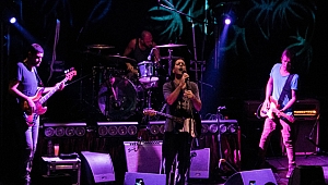  TÜRKÜLERLE KENDİLERİNDEN GEÇTİLER 