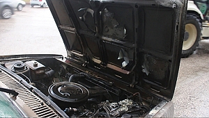 yanan otomobil kullanılamaz hale geldi