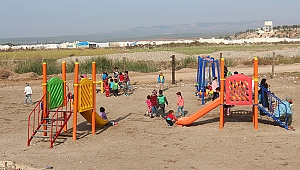 Afrin'e çocuk parkı ve futbol sahası