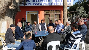 BAŞKAN TOLLU'YA SANAYİ ESNAFINDAN PLAKET