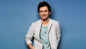 BURAY YENİ ALBÜMÜNÜN İLK İMZA GÜNÜ VE AKUSTİK PERFORMANSIYLA