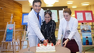 DOKTORUNA RESİMLERİYLE TEŞEKKÜR ETTİ!