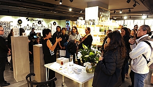 EMEL BAŞDOĞAN PAŞABAHÇE MAĞAZALARI CADDEBOSTAN ŞUBESİNDE SEVENLERİ İLE BULUŞTU