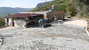 KÖSBUCAĞI SOKAKLARI PARKELENİYOR