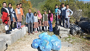 Öğrenciler Antik Kentte Çöp Topladı