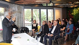 ŞEF GÜRER AYKAL İLE “ATATÜRK VE ÇOKSESLİ MÜZİK