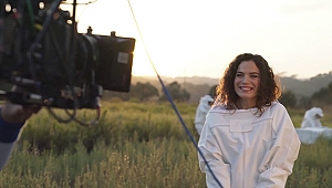 Ünlü Oyuncu Aslı Bekiroğlu Balparmak’ın Reklam Yüzü Oldu