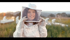 Ünlü Oyuncu Aslı Bekiroğlu Balparmak’ın Reklam Yüzü Oldu