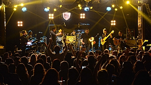 YAŞAR'DAN UNUTULMAZ KONSER