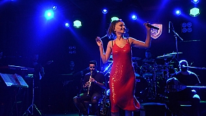 YILDIZ HEYECANDAN TEKRARA DÜŞTÜ