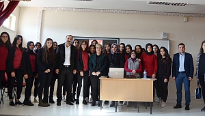 Yıldızhan Tecrübelerini Öğrencilerle Paylaştı 