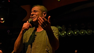 YOĞUN İSTEK ÜSTÜNE TEKRAR SAHNEYE ÇIKTI....