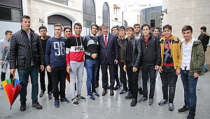 Antalya'da sınava hazırlanan öğrenciler eğlendi