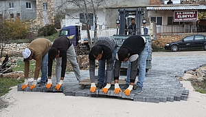 ELBEYLİ MAHALLESİ PARKE YOL ÇALIŞMALARI DEVAM EDİYOR