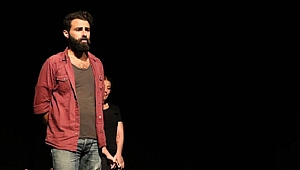 Ersin Umut Güler “Gece Sempozyumu” oyunu ile sahnelerde!