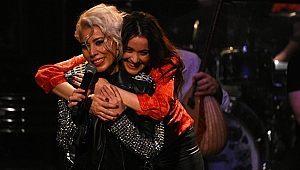 İntizar Kendini Sahnede Tutamadı