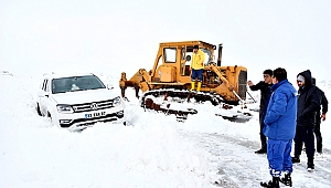 Karda mahsur kalan iki Suriyeli 9 saat sonra kurtarıldı