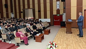 KSÜ’den son sınıf öğrencilerine kariyer konferansları
