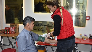 KYK'lı öğrencisiler Kızılay'a kan bağışladı