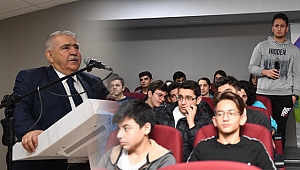 MAHÇİÇEK ÖĞRENCİLERE BÜYÜK BAŞARISINI ANLATIYOR