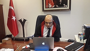 Mahkeme Başkanı AA'nın fotoğraf oylamasına katıldı