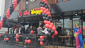 Tavuk Dünyası İstanbul’daki yeni restoranını Kayışdağı Caddesi’nde açtı