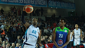 Türk Telekom evinde geçilmiyor: 85-72