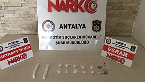 Uyuşturucuyu ayakkabı tabanına gizlemiş