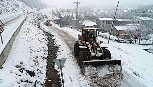 ADANA KARLA SAVAŞIYOR