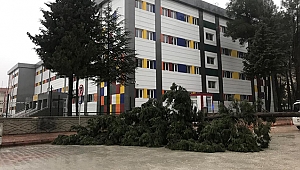 BURDURDA FIRTINA ETKİSİNİ GÖSTERİYOR