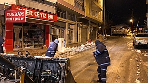 BÜYÜKŞEHİR KAR TEMİZLİĞİNE HIZ KESMEDEN DEVAM EDİYOR