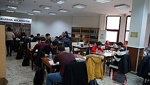 BÜYÜKŞEHİRİN KÜTÜPHANELERİ BOŞ KALMIYOR