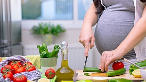 HAMİLE KALMAK İSTİYORSANIZ TAM YAĞLI SÜT TÜKETİN…