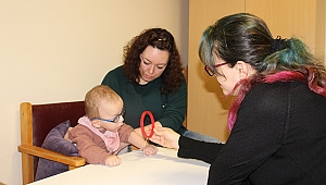 “KUM, SU, KİL VE TAŞ GİBİ DOĞAL OYUNCAKLAR ZİHİNSEL GELİŞİMİ DAHA ÇOK GELİŞTİRİR”