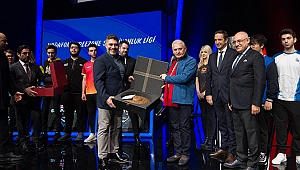 RİOT GAMES ESPOR SAHNESİ AÇILDI