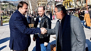 BAŞKAN ERKOÇ MEYDANDA 