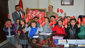 Miniklerden jandarmaya anlamı hediye!