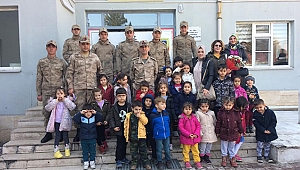 Miniklerden Mehmetçiğe mektup