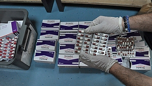 Bağımlılara hap satanlar yakalandı