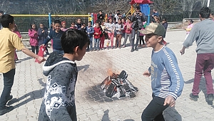 Türkoğlu'nda kardeş okullar nevruzu birlikte kutladı