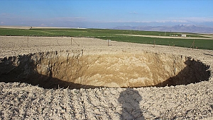 Konya'da 30 metre çapında obruk oluştu