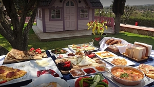 Çeşme Bazlama Kahvaltı, Alaçatı Port'ta