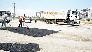 Çukurlu yollar onarılıyor