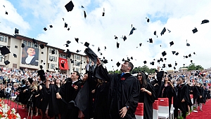 Koç Üniversitesi 25’inci Mezunlarını Verdi