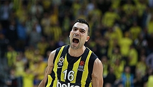 Sloukas Fenerbahçe’de kalıyor