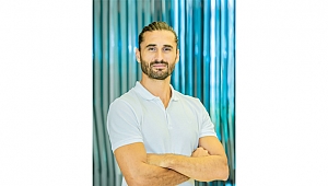 DÜZENLİ YÜZME KALP SAĞLIĞINI KORUYOR YAĞ YAKIMINI HIZLANDIRIYOR