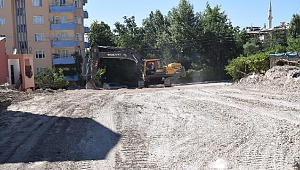 Elbistan Semerkant Caddesinde Yol Genişletiliyor