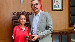 Milli Yüzücü Sevilay Öztürk Güngör’ü ziyaret etti