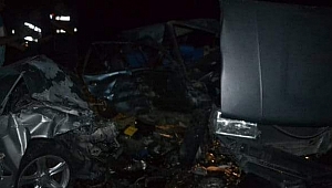 Andırın'da 2 Otomobil Çarpıştı: 2 Yaralı